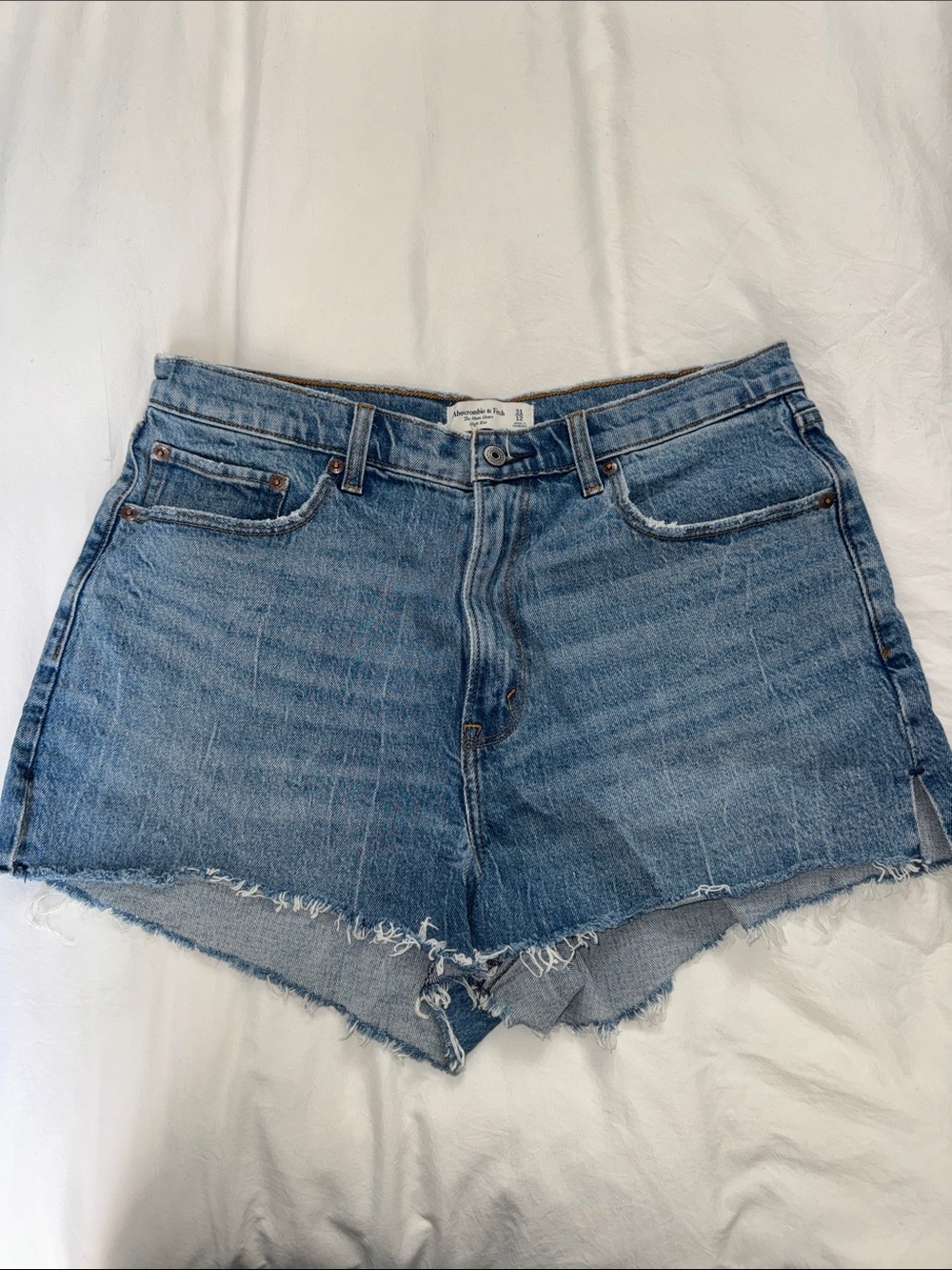 Abercrombie & Fitch Mom Short Curve Love Denim Short